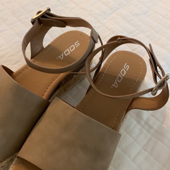 Soda | Tan Sandal - Picture 2 of 4